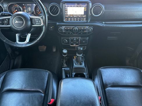 Used 2020 Jeep Gladiator Overland image 13