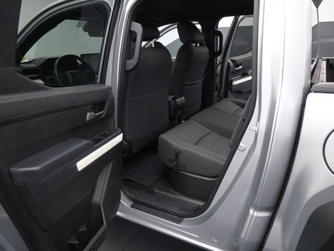 Used 2024 Toyota Tacoma TRD Off-Road image 13