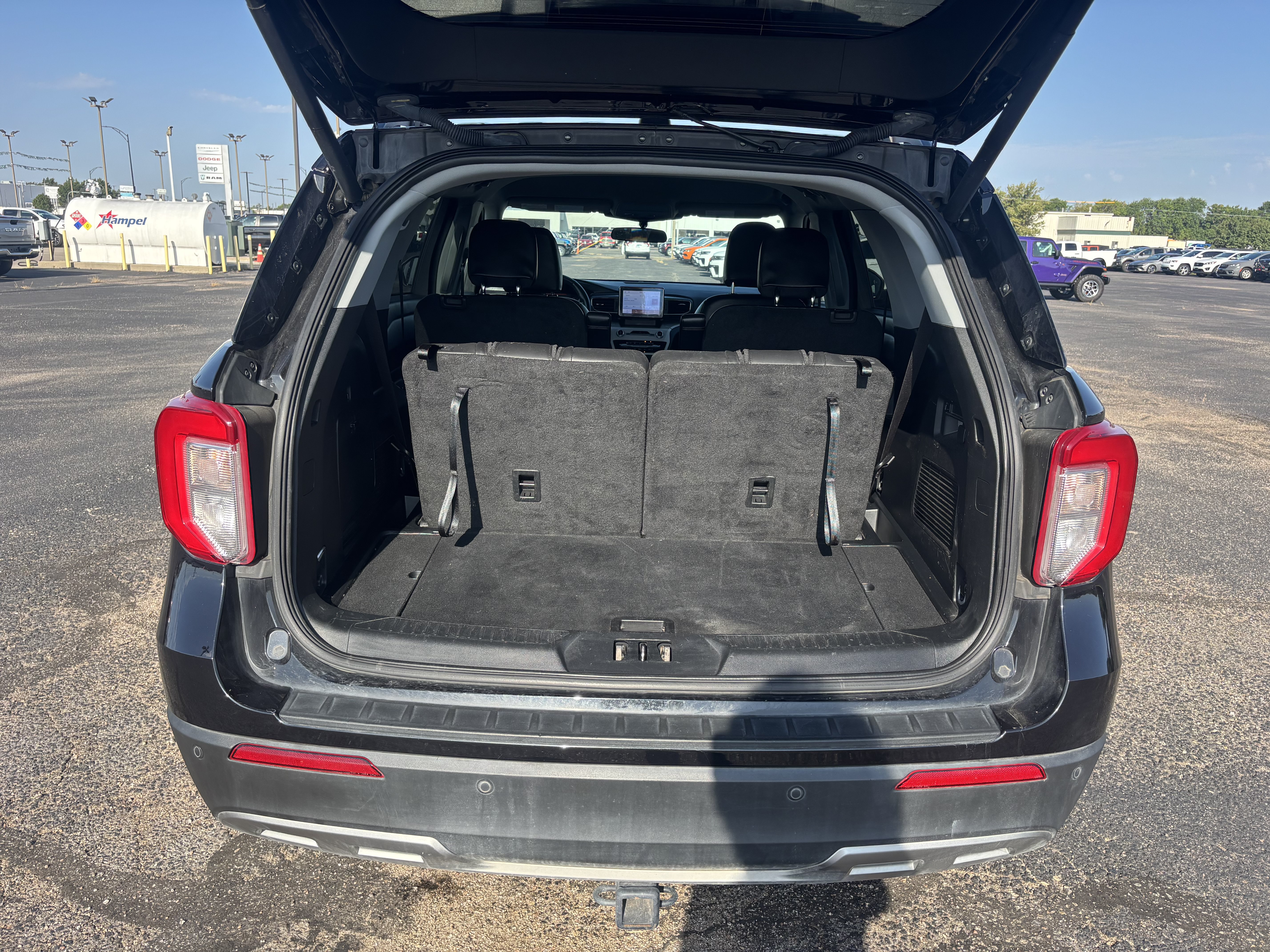 Used 2023 Ford Explorer XLT w/ Equipment Group 202A AWD/4WD image 25