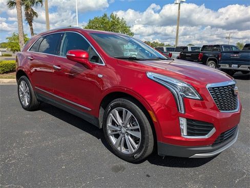Used 2024 Cadillac XT5 Premium Luxury image 2