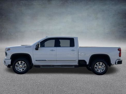 Used 2025 Chevrolet Silverado 2500 High Country w/ High Country Premium Package AWD/4WD image 8