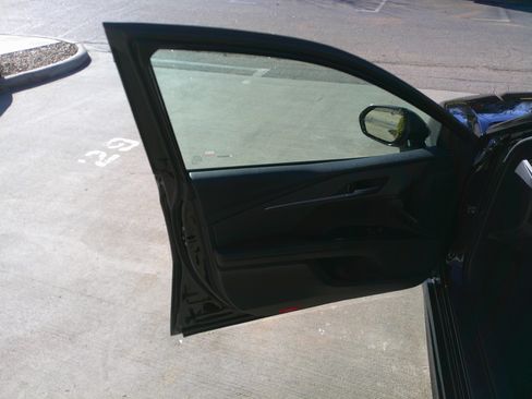 Used 2025 Toyota Camry SE image 17