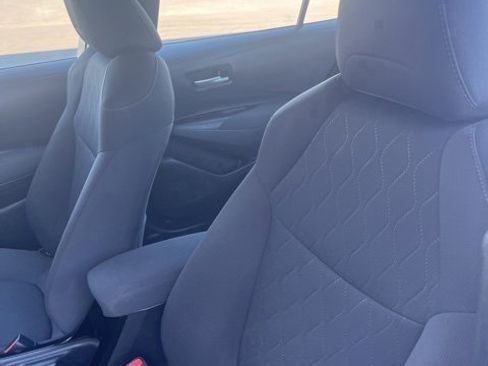 Used 2021 Toyota Corolla LE image 11