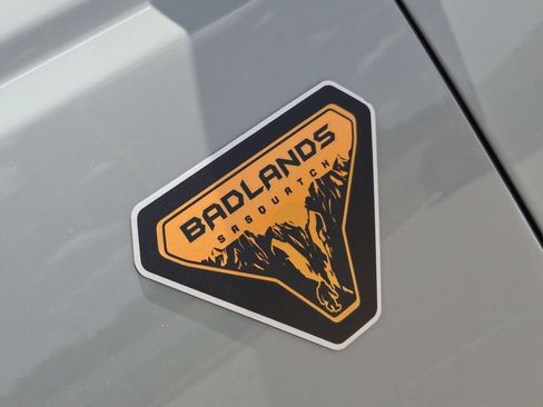 Used 2022 Ford Bronco Badlands w/ Sasquatch Package AWD/4WD image 32