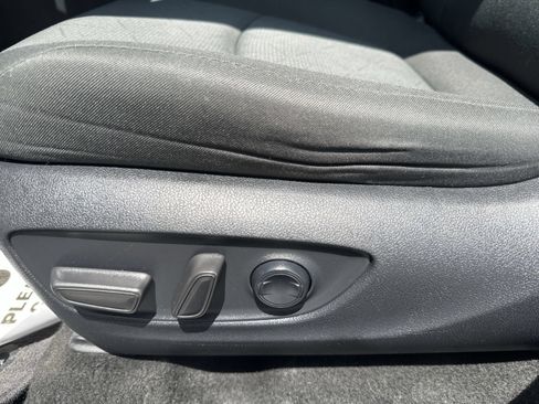 Used 2024 Toyota RAV4 XLE FWD image 14