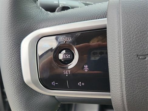 New 2025 Nissan Armada SV image 10