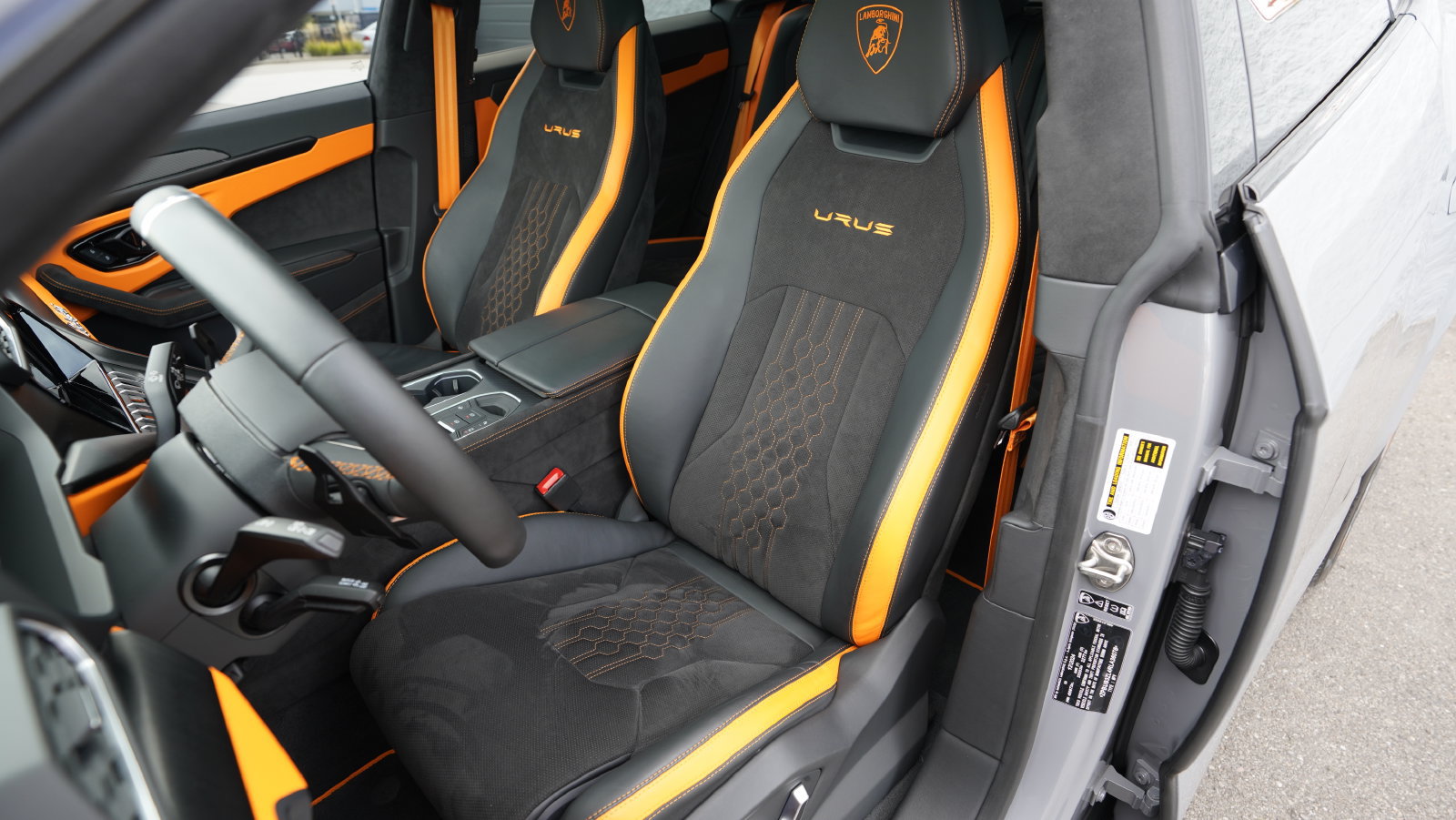 Used 2024 Lamborghini Urus S AWD/4WD image 31