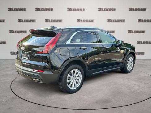 Used 2023 Cadillac XT4 Luxury w/ Cold Weather Package AWD/4WD image 5