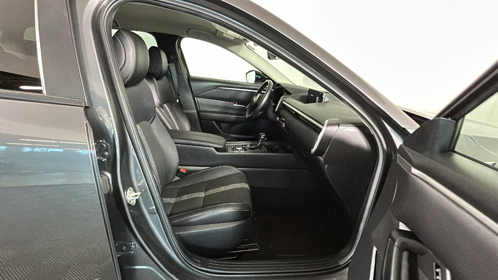 Used 2025 MAZDA CX-50 AWD 2.5 S w/ Preferred Package image 34