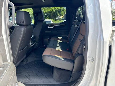 Used 2024 Chevrolet Silverado 1500 High Country AWD/4WD image 8