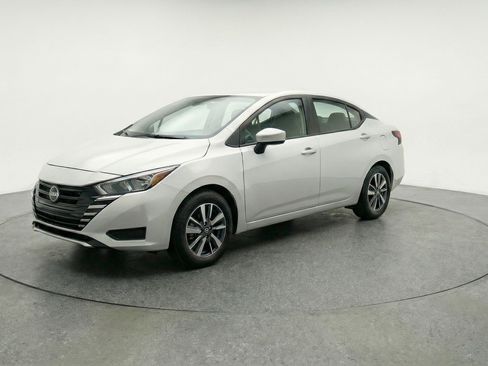 Used 2025 Nissan Versa SV FWD image 3