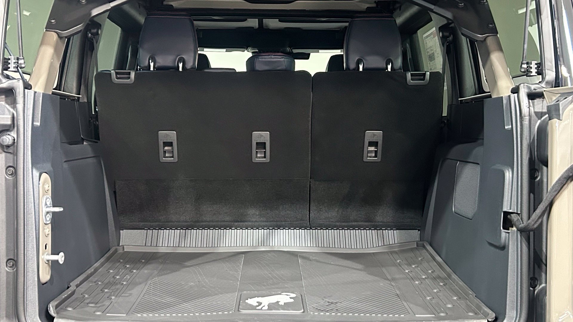 New 2026 Ford Bronco Raptor w/ Interior Carbon Fiber Pack AWD/4WD image 42