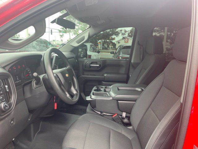 Used 2019 Chevrolet Silverado 1500 Custom w/ Custom Convenience Package AWD/4WD image 8