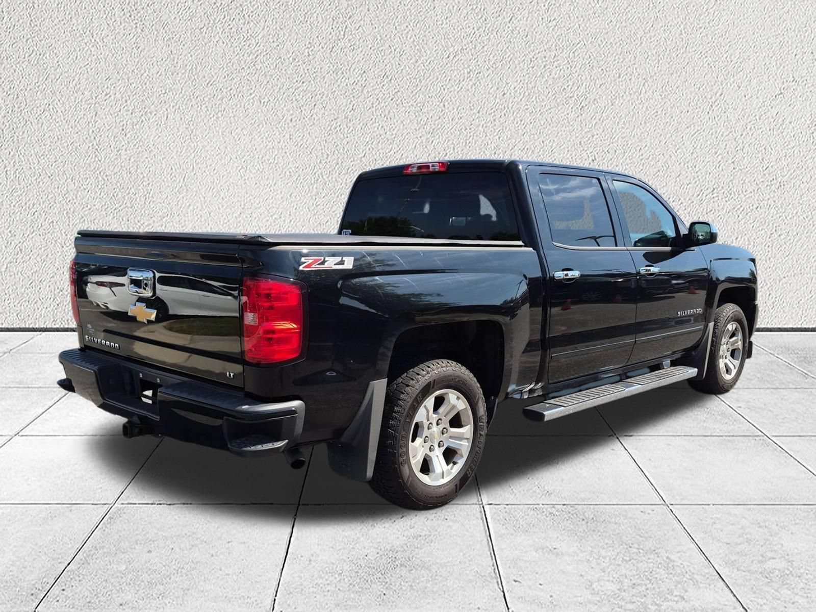 Used 2017 Chevrolet Silverado 1500 LT w/ All Star Edition AWD/4WD image 3