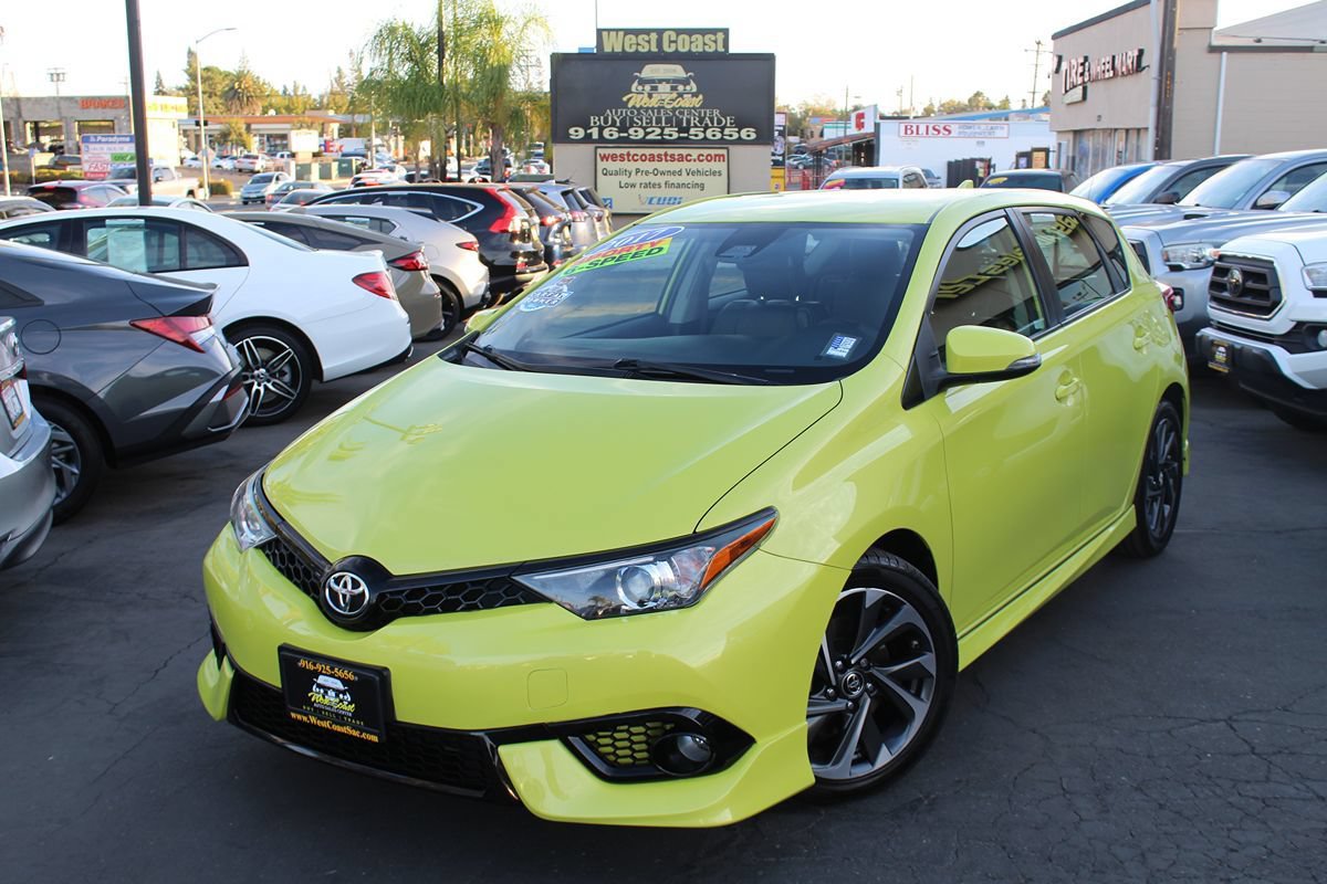 Used 2017 Toyota Corolla iM w/ All-Weather Mat Package FWD image 38