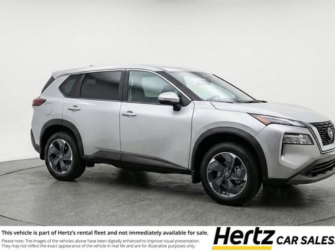 Used 2025 Nissan Rogue SV image 1