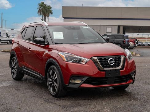 Used 2020 Nissan Kicks SR w/ SR Premium Package image 1