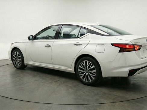 Used 2025 Nissan Altima 2.5 SV image 6