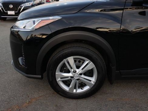 New 2025 Nissan Kicks Play S image 11