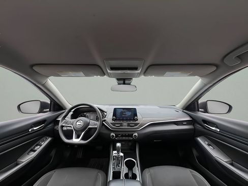 Used 2024 Nissan Altima 2.5 SV FWD image 20