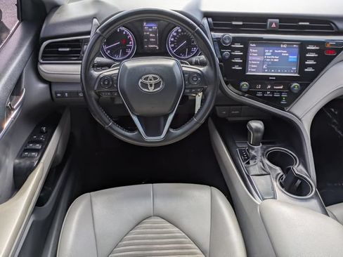 Used 2020 Toyota Camry SE FWD image 15