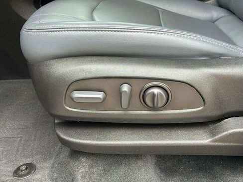 Used 2023 Buick Enclave Essence w/ Experience Buick Package FWD image 29
