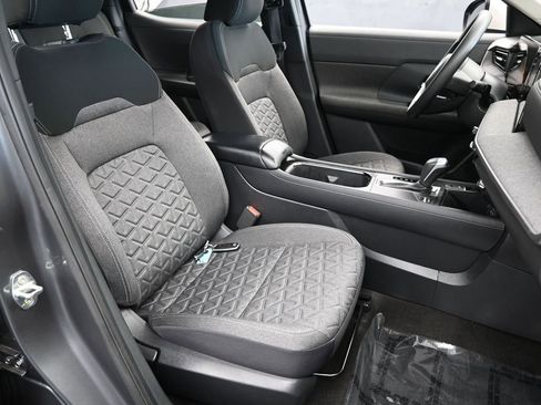 Used 2025 Nissan Kicks SV image 42