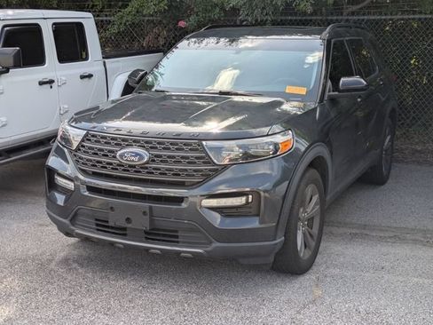 Used 2022 Ford Explorer XLT w/ Equipment Group 202A AWD/4WD image 2
