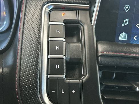Used 2024 Chevrolet Suburban RST RWD image 28