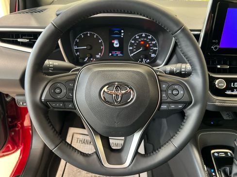 Used 2025 Toyota Corolla SE w/ SE Package FWD image 19