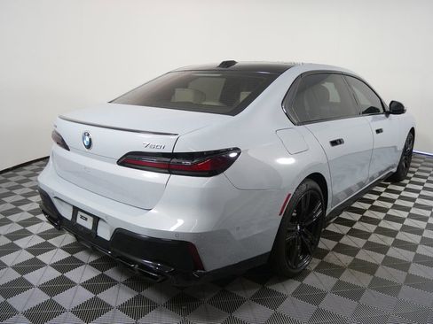 Certified 2023 BMW 760i xDrive image 4