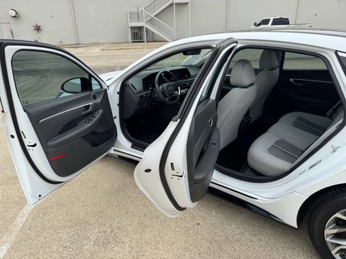 Used 2021 Hyundai Sonata SEL w/ Convenience Package FWD image 18