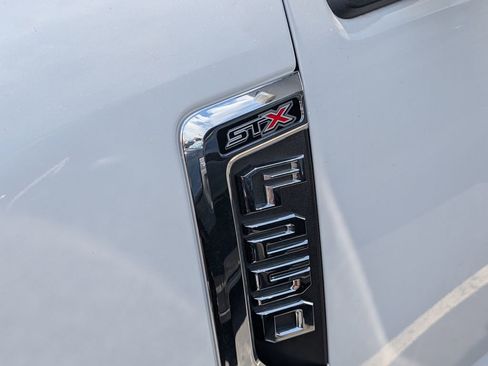 Used 2020 Ford F250 XL w/ STX Appearance Package AWD/4WD image 8