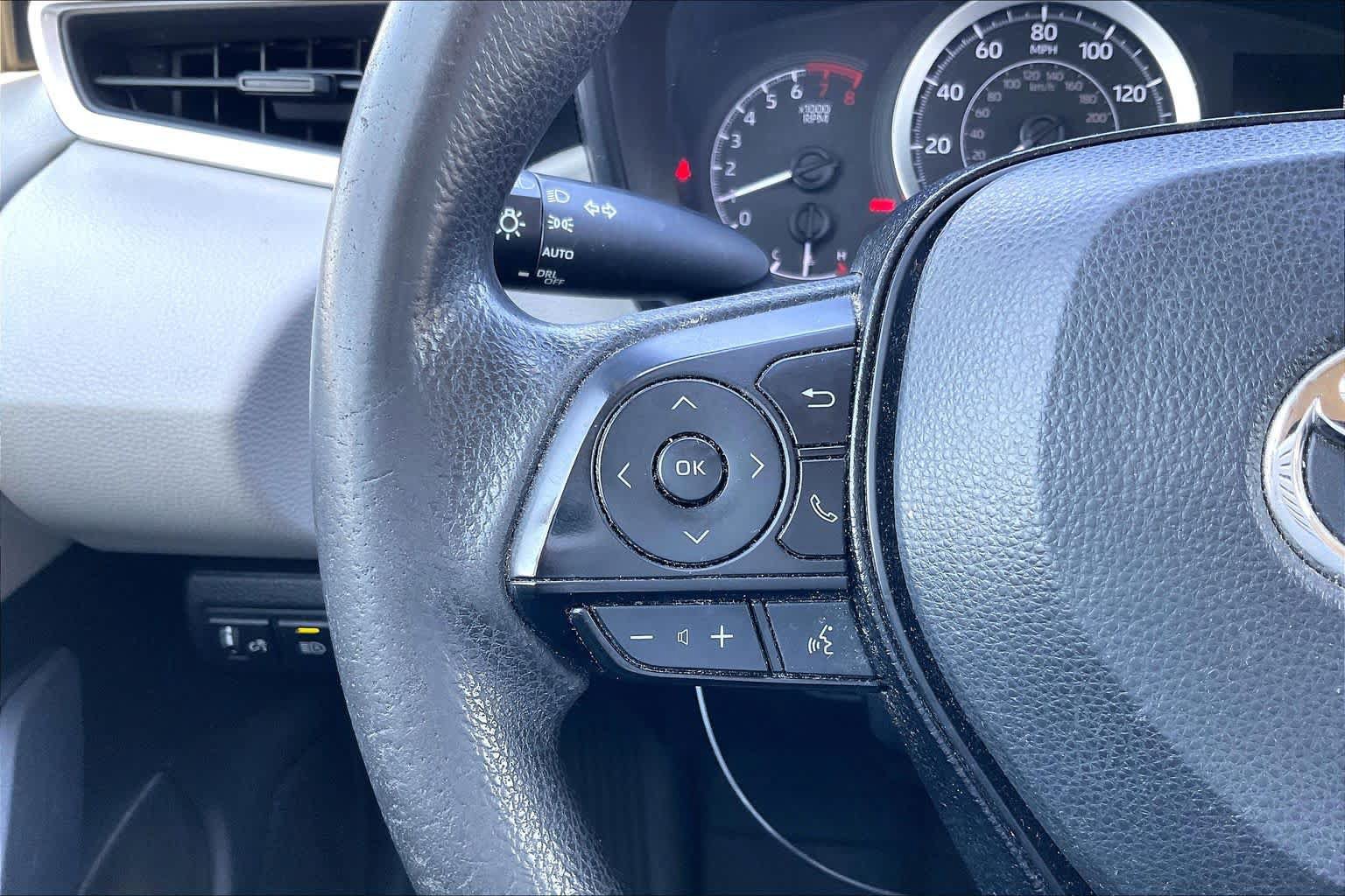 Used 2020 Toyota Corolla LE FWD image 22