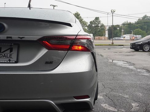 Used 2022 Toyota Camry SE w/ Convenience Package FWD image 14