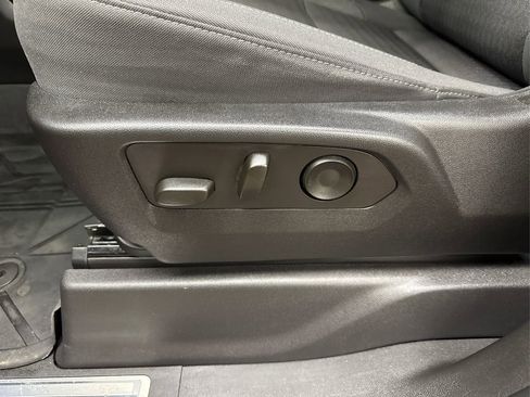 Used 2023 Chevrolet Silverado 1500 RST w/ Z71 Off-Road Package image 39