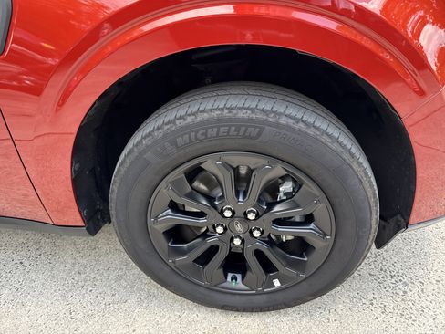 Used 2024 Ford Maverick Lariat w/ Black Appearance Package FWD image 12