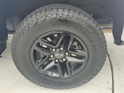 Certified 2021 Chevrolet Silverado 1500 LT Trail Boss w/ Convenience Package II AWD/4WD image 26