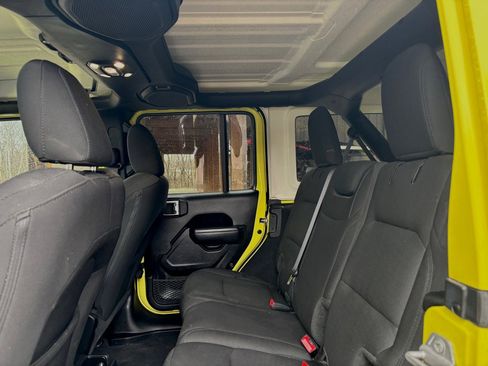 Used 2022 Jeep Wrangler Sport image 13