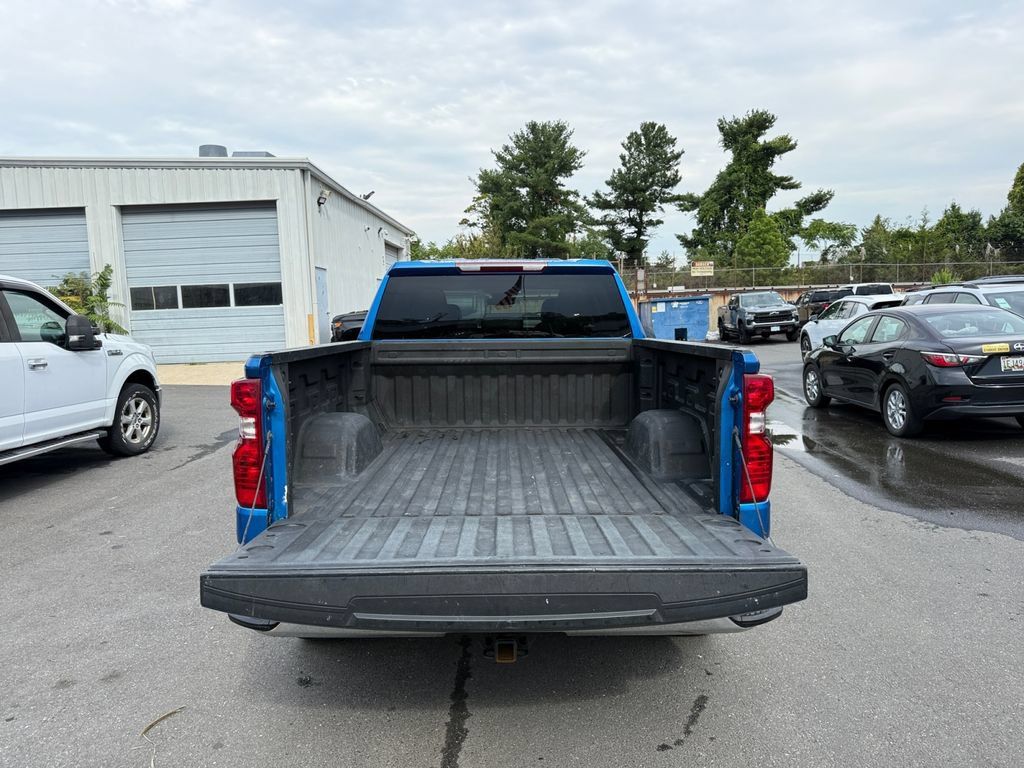 Used 2022 Chevrolet Silverado 1500 LT AWD/4WD image 24