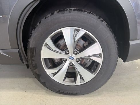 Used 2022 Subaru Ascent Premium w/ Convenience Package image 4