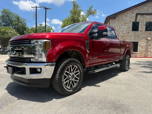 Used 2018 Ford F250 Lariat w/ Lariat Value Package AWD/4WD image 1
