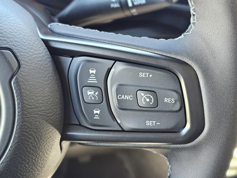 New 2026 Jeep Gladiator Sahara image 17