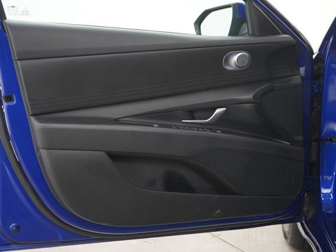 Used 2023 Hyundai Elantra SEL image 19