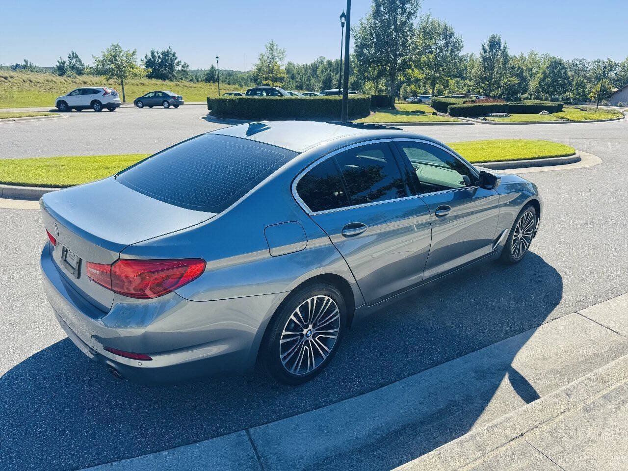 Used 2019 BMW 530i w/ Convenience Package RWD image 5