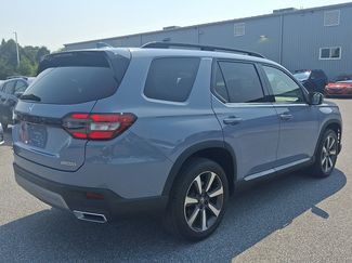 Used 2023 Honda Pilot Touring video 4