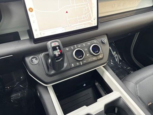 Used 2025 Land Rover Defender 110 S image 29