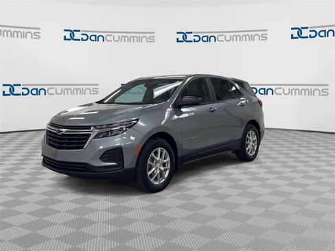 Used 2023 Chevrolet Equinox LS w/ LS Convenience Package image 4
