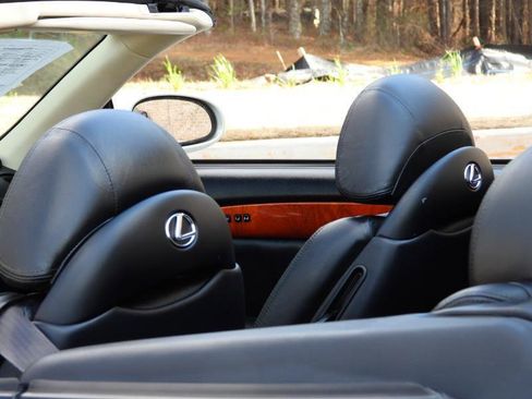 Used 2005 Lexus SC 430 Convertible image 34