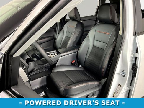 Used 2025 Nissan Rogue SV AWD/4WD image 21